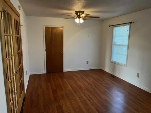 Living - 115 Mathes Ln, Mckee, KY 40447 photo 5 of 6