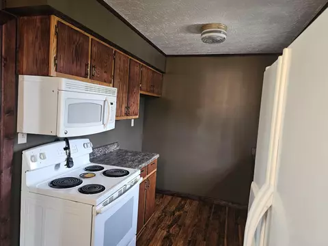 Kitchen - 115 Mathes Ln, Mckee, KY 40447 photo 1 of 2