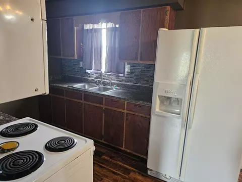 Kitchen - 115 Mathes Ln, Mckee, KY 40447 photo 2 of 2