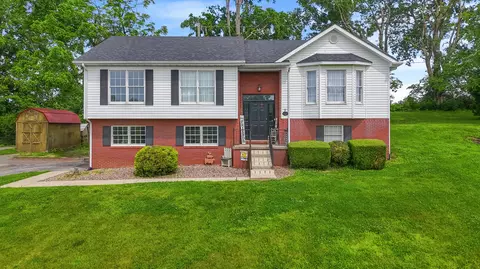 305 Ridgeview Dr, Berea, KY 40403