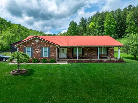 637 Ky 1208, Sandy Hook, KY 41171