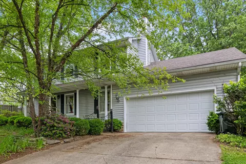 3017 Neal Dr, Lexington, KY 40503
