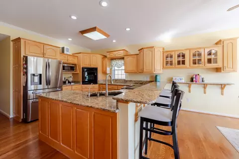 Kitchen - 128 Cherry Hill Dr, Georgetown, KY 40324 photo 7 of 8