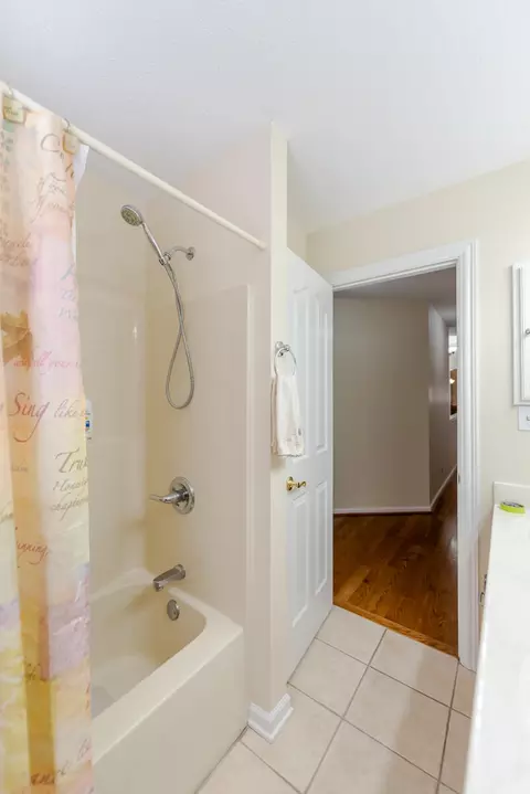 Bath - 128 Cherry Hill Dr, Georgetown, KY 40324 photo 4 of 6
