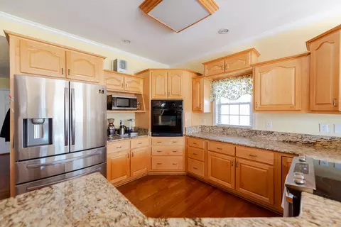 Kitchen - 128 Cherry Hill Dr, Georgetown, KY 40324 photo 2 of 8