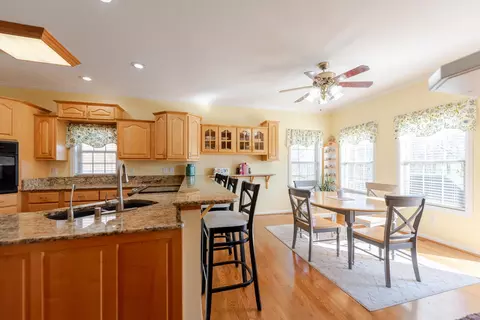 Kitchen - 128 Cherry Hill Dr, Georgetown, KY 40324 photo 6 of 8