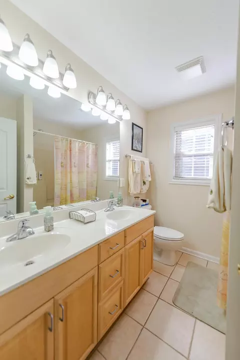 Bath - 128 Cherry Hill Dr, Georgetown, KY 40324 photo 3 of 6