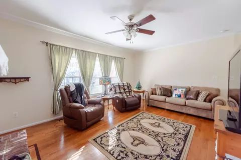 Living - 128 Cherry Hill Dr, Georgetown, KY 40324 photo 1 of 3