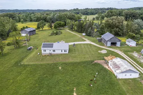 802 Dug Hill Rd, Irvine, KY 40336