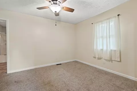 Bedroom - 523 Fall Lick Rd, Lancaster, KY 40444 photo 3 of 5