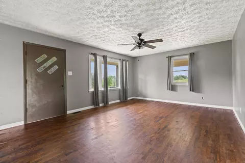 Living - 523 Fall Lick Rd, Lancaster, KY 40444 photo 3 of 3