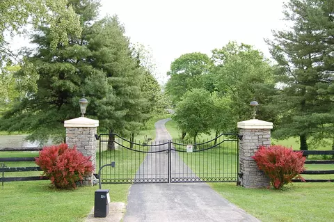 3911 Briar Hill Rd, Lexington, KY 40516