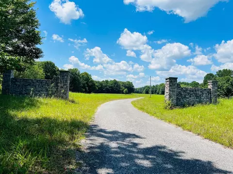 577 Dockery Rd, Russell Springs, KY 42642