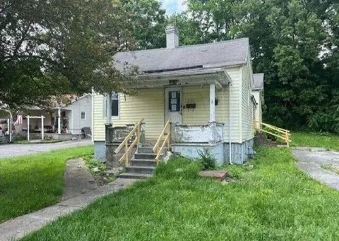 621 Vine St, Paris, KY 40361