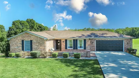 408 Bourbon Acres Rd, Paris, KY 40361