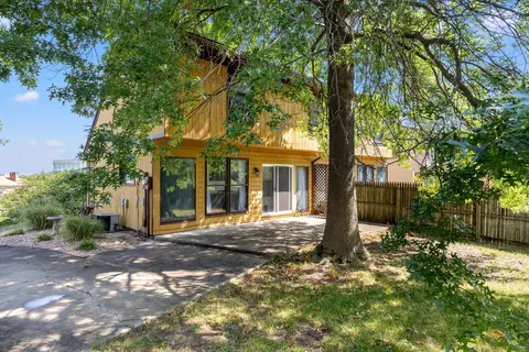 1312 Leaning Tree Ln, Lexington, KY 40517