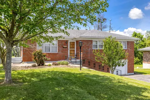 150 Hill-n-dale Dr, Lancaster, KY 40444