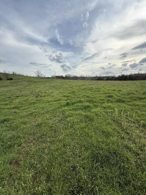 7 S Chowning Ln, Bloomfield, KY 40008
