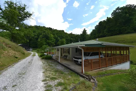 608 Stephens Ln, Sandy Hook, KY 41171