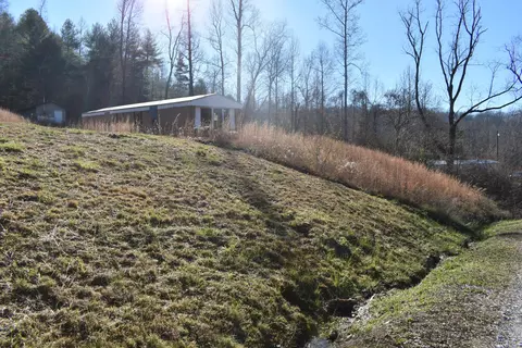 4 Taylor Rd, Middlesboro, KY 40965