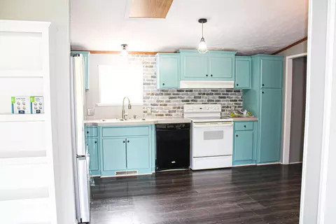 Kitchen - 108 Laurel Ridge Rd, Corbin, KY 40701 photo 1 of 2