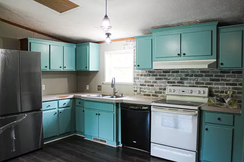 Kitchen - 108 Laurel Ridge Rd, Corbin, KY 40701 photo 2 of 2