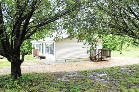Exterior - 108 Laurel Ridge Rd, Corbin, KY 40701 photo 3 of 5
