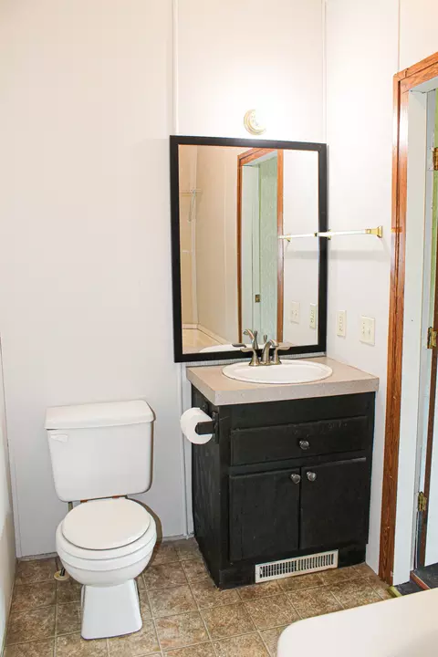 Bath - 108 Laurel Ridge Rd, Corbin, KY 40701 photo 3 of 4