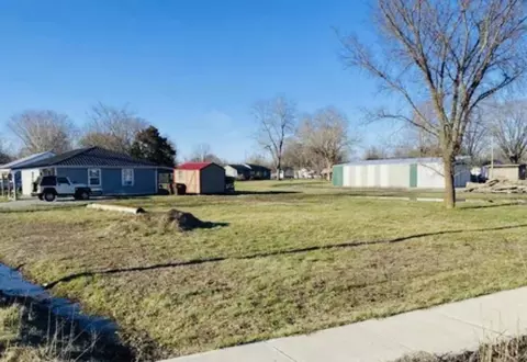 18 Sycamore St, Crab Orchard, KY 40419