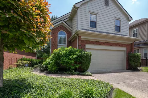 2912 Eastbrook Ct, Lexington, KY 40502