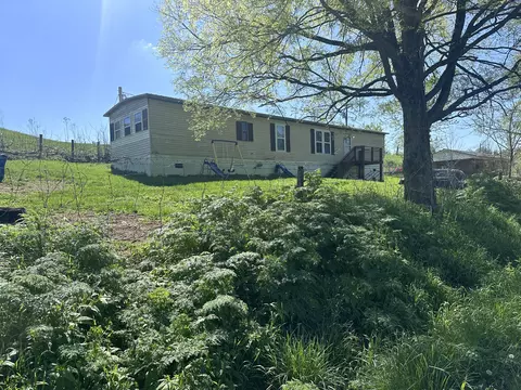 709 Carpenters Creek Rd, Hustonville, KY 40437