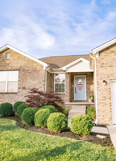 7017 Paddock Loop Loop, Lawrenceburg, KY 40342