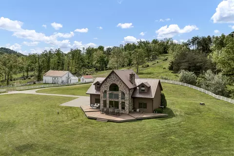 42 May Hollow Rd, Tollesboro, KY 41189