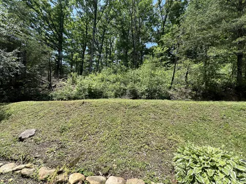Exterior - 68 Bluetick Rd, Berea, KY 40403 photo 11 of 13