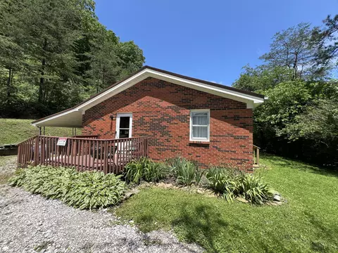Exterior - 68 Bluetick Rd, Berea, KY 40403 photo 1 of 13