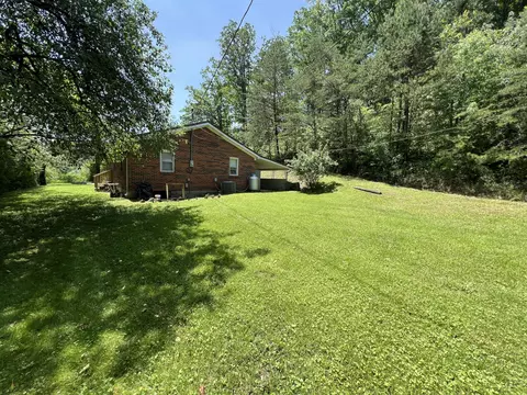 Exterior - 68 Bluetick Rd, Berea, KY 40403 photo 12 of 13