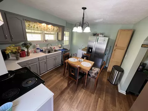 Kitchen - 68 Bluetick Rd, Berea, KY 40403 photo 2 of 2