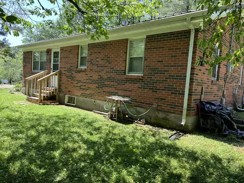 Exterior - 68 Bluetick Rd, Berea, KY 40403 photo 2 of 13