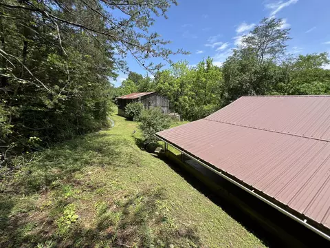 Exterior - 68 Bluetick Rd, Berea, KY 40403 photo 8 of 13