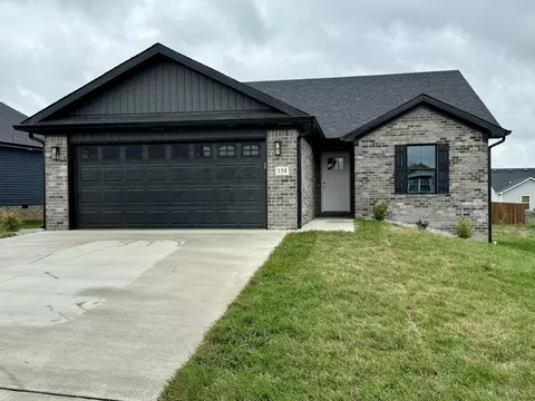 154 Stillwater Dr, Berea, KY 40403