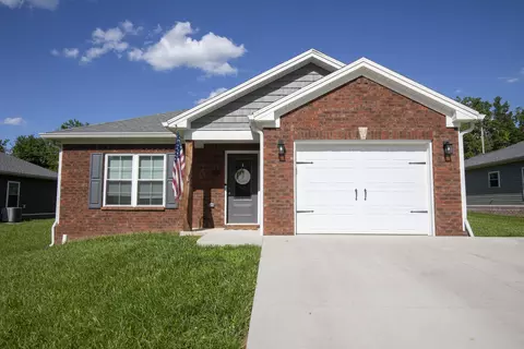 1020 Three Corners Dr, Lawrenceburg, KY 40342