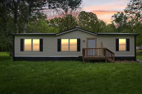130 Brandy Ln, Stanton, KY 40380 photo 2