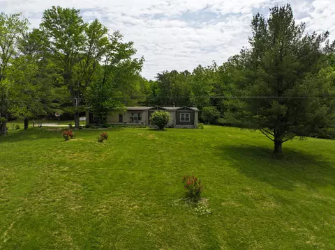 3060 White Oak Rd, Irvine, KY 40336