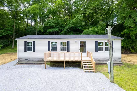6761 Winchester Rd, Clay City, KY 40312