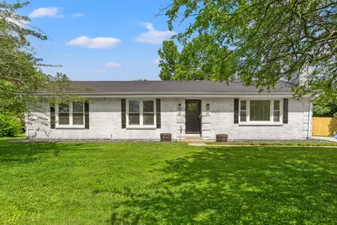 310 Foxtail Rd, Versailles, KY 40383