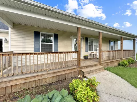108 Brett Cir, Hustonville, KY 40437