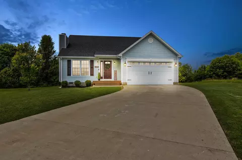 520 W Classic Village Ln, Mount Sterling, KY 40353