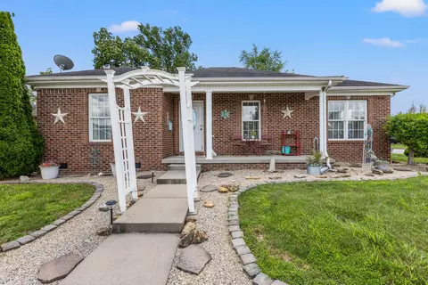 172 Newport Ln, Berea, KY 40403