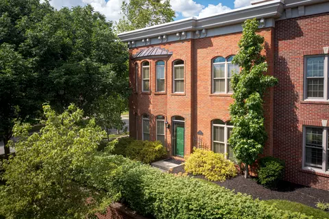 928 Village Green Ave, Lexington, KY 40509