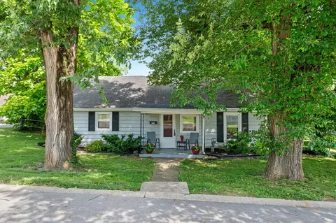 696 Fairview Ave, Frankfort, KY 40601